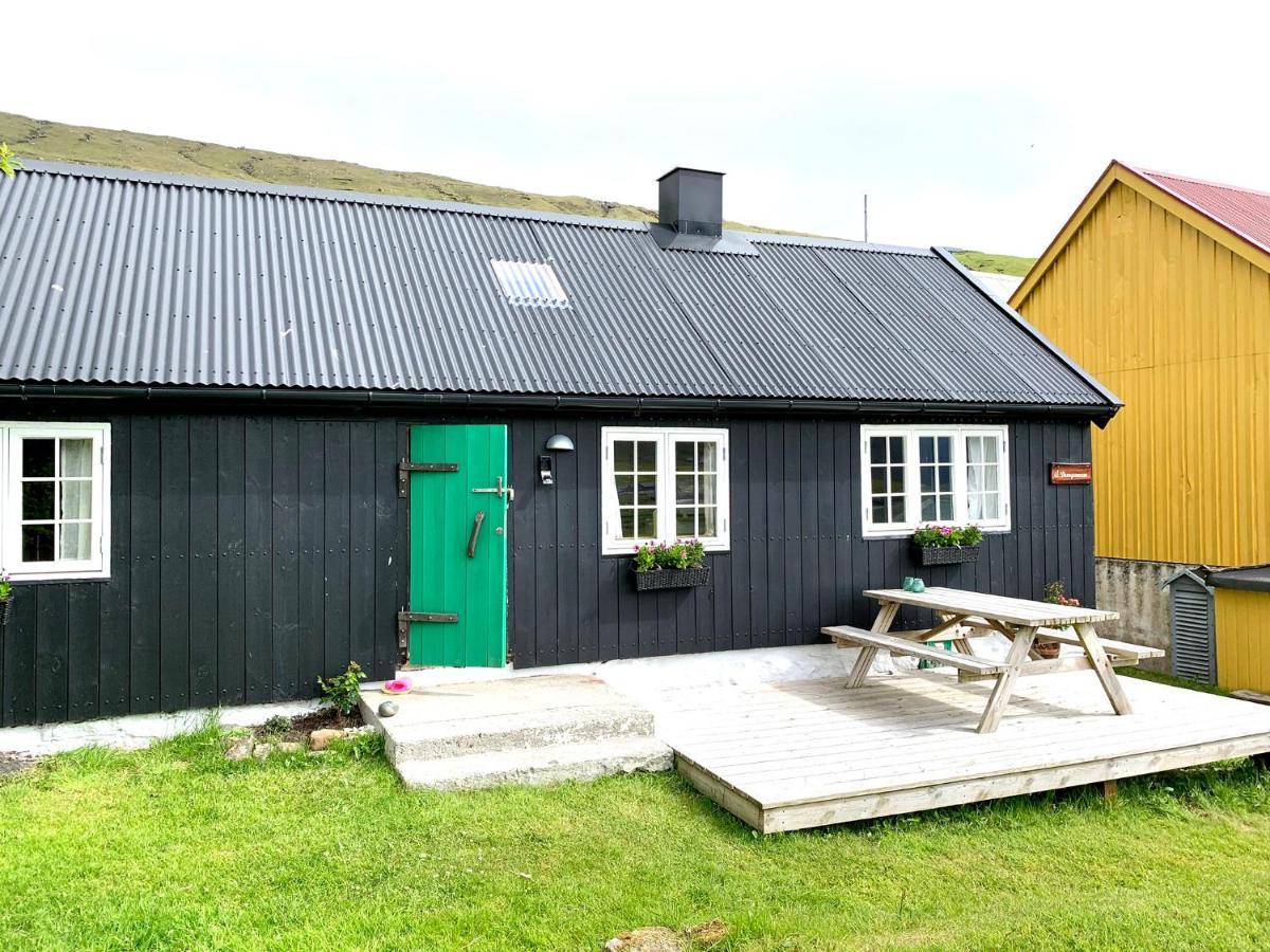 Charming Old Style Shanty Hvalba Exterior foto